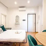 Cozy 2br For 6 Guests Near Metro, Piazza Vittorio Apartamento *