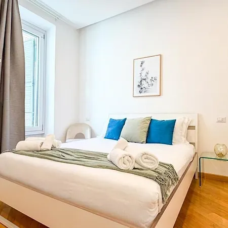 Cozy 2br For 6 Guests Near Metro, Piazza Vittorio *