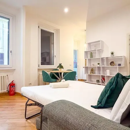 Daire Cozy 2br For 6 Guests Near Metro, Piazza Vittorio Roma